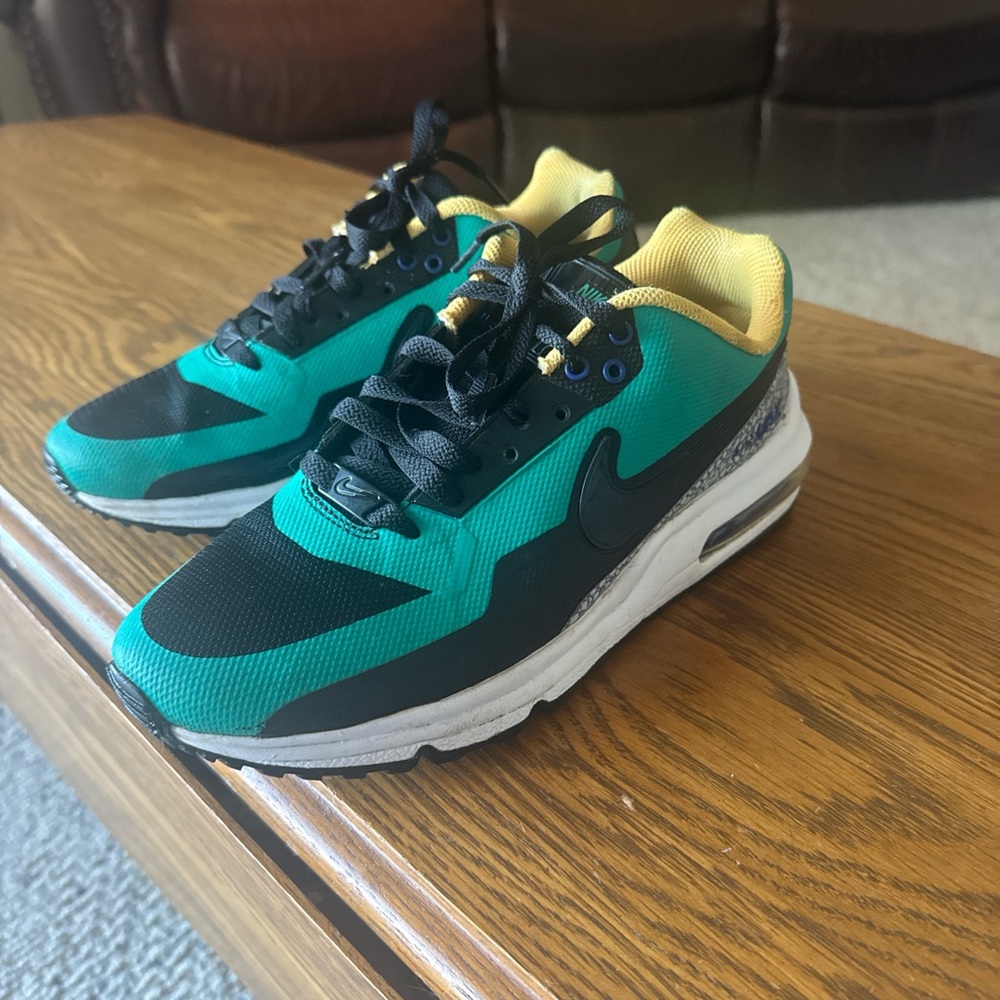 Nike Turquoise and Black Air Max Shoes